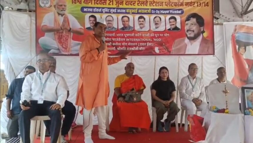 योग करते लोगों की प्रतीकात्मक इमेज – ध्यान मुद्रा, प्राणायाम, या सूर्य नमस्कार
