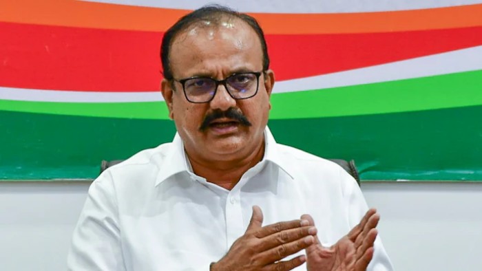 मुंबई में प्रेस को संबोधित करते कांग्रेस प्रदेश अध्यक्ष हर्षवर्धन सपकाळ