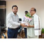 भिवंडी महानगरपालिका ने एक विशेष समारोह में सात सेवानिवृत्त कर्मचारियों को शॉल और पुष्पगुच्छ देकर सम्मानित किया।