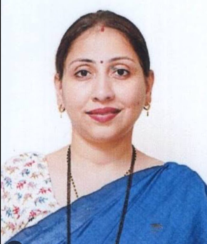 वसई की विधायक स्नेहा दुबे और नालासोपारा के विधायक राजन नाइक विधानसभा में बिजली-पानी की समस्या उठाते हुए।
