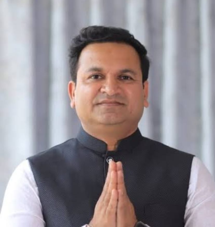 विरार-अलीबाग कॉरिडोर: किसानों को उचित मुआवजे की मांग, विधायक ने सौंपा ज्ञापन