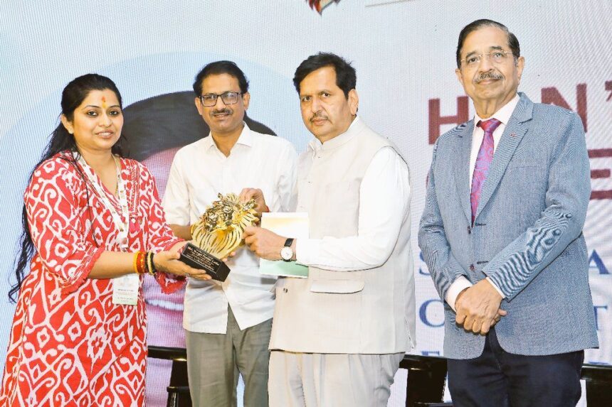 "बूस्ट इंडिया कॉन्क्लेव में कौशल विकास मंत्री मंगल प्रभात लोढा योग और आत्मनिर्भर भारत पर बोलते हुए"