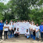 ऐरोली में ‘बीच प्लीज’ और एनएसएस का मैन्ग्रोव सफाई अभियान, युवाओं ने हटाया टनों कचरा