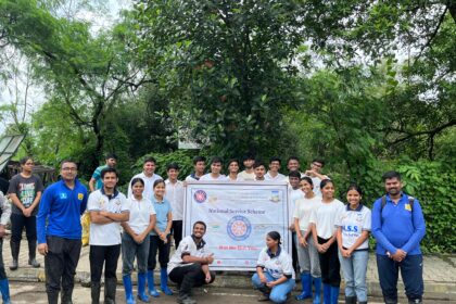 ऐरोली में ‘बीच प्लीज’ और एनएसएस का मैन्ग्रोव सफाई अभियान, युवाओं ने हटाया टनों कचरा