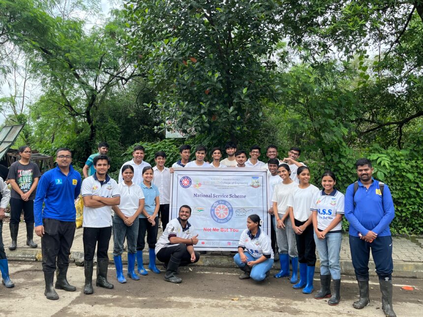 ऐरोली में ‘बीच प्लीज’ और एनएसएस का मैन्ग्रोव सफाई अभियान, युवाओं ने हटाया टनों कचरा