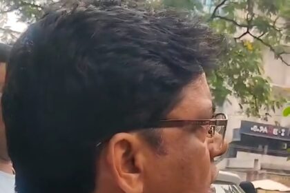 यातायात पुलिस की टोइंग टीम द्वारा की जा रही मनमानी कार्रवाई को भाजपा नेता और उद्योगपति राजा गेमनानी ने रोका