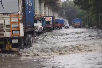 नवरात्रि उत्सव के बीच लौटते मॉनसून ने दस्तक दी