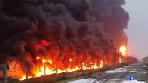 भरूच की फैक्ट्री में लगी भीषण आग, 15 दमकल गाड़ियां आग बुझाने में जुटीं