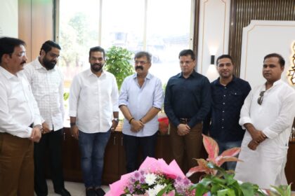 एमसीए मुंब्रा में पाँच एकड़ भूमि पर अंतरराष्ट्रीय क्रिकेट अकादमी बनाएगा। शरद पवार और एकनाथ शिंदे करेंगे शिलान्यास, खिलाड़ियों को मिलेगा निःशुल्क प्रशिक्षण।