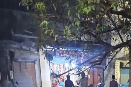 भिवंडी प्रभाग समिति तीन कार्यालय के सामने कचरे का अंबार