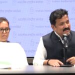 वर्षा गायकवाड़ और अतुल लोंढे पाटील एआईसीसी मुख्यालय में प्रेस कॉन्फ्रेंस के दौरान डॉ. संपदा मुंडे मामले पर बोलते हुए