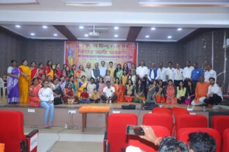 बोईसर में कविताओं का संगम: टीमा हाल गूंजा देशभक्ति, संस्कृति और कविता के स्वरों से