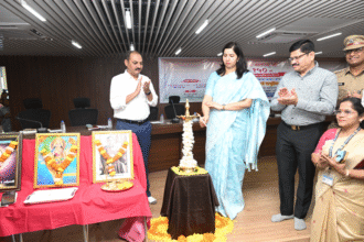 “वंदे मातरम्” गीत के 150 वर्ष पूर्ण होने के उपलक्ष्य में शुक्रवार को जिलास्तरीय कार्यक्रम का आयोजन जिलाधिकारी डॉ. इंदु राणी जाखड की अध्यक्षता में जिला नियोजन सभागार, जिलाधिकारी कार्यालय, पालघर में किया गया।