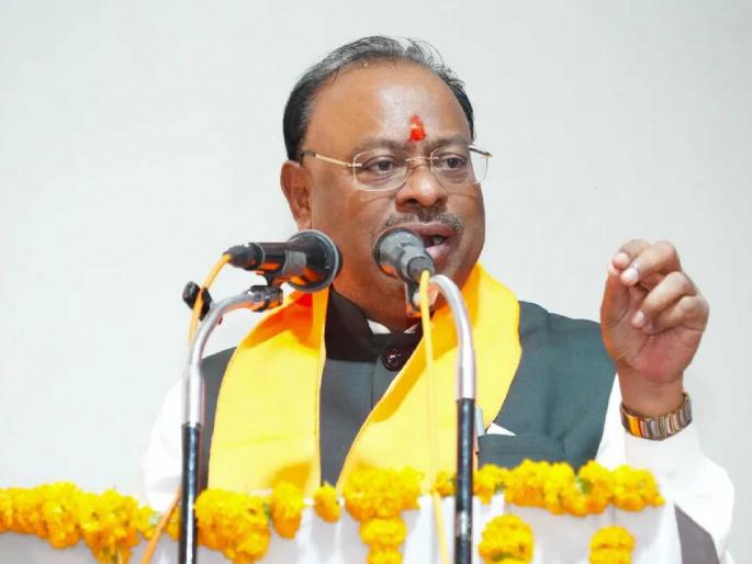 महाराष्ट्र सरकार ने नगरपालिकाओं के चुनाव आगे बढ़ाने के चुनाव आयोग के फैसले को गलत करार दिया। मंत्री चंद्रशेखर बावनकुळे ने कहा—निर्णय से असहमति।