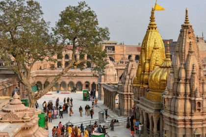 श्रीकाशी विश्वनाथ धाम में सुगम दर्शन के नाम पर वसूली, 12 गिरफ्तार