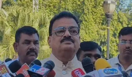 सदन में गायब मंत्री: भास्कर जाधव का सवाल – आखिर हो क्या रहा है?