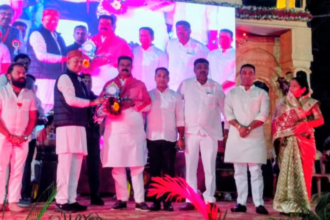 भिवंडी के मानसरोवर स्थित महाराजा गार्डन में उत्तर प्रदेश स्थापना दिवस का भव्य आयोजन, हजारों की भीड़ के बीच सांस्कृतिक कार्यक्रम और सभी राजनीतिक दलों के प्रमुख नेताओं की मौजूदगी।