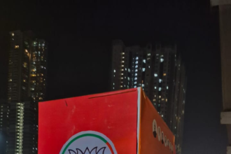 बीजेपी ने यूपी से मंगाए नेता और प्रचार गाड़ियाँ, चुनाव आयोग की निष्क्रियता पर उठे गंभीर सवाल