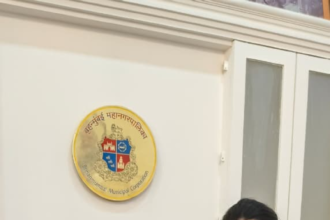 कोकण विकास आघाड़ी के पूर्व पदाधिकारियों ने मुंबई महानगरपालिका की नवनियुक्त महापौर ऋतु तावड़े और उपमहापौर संजय घाडी से शिष्टाचार भेंट कर दी शुभकामनाएं।