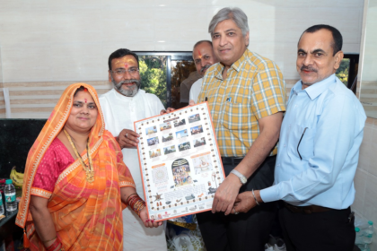 धोबी तालाब स्थित व्यवसायी व पत्रकार ओमशंकर पाण्डेय नूतन गृह प्रवेश समारोह में पंडित ललित मिश्र योगी जी के सानिध्य में रामचरितमानस का भव्य संगीतमय पाठ, गणमान्य अतिथियों की गरिमामयी उपस्थिति में भक्तिमय वातावरण सृजित।