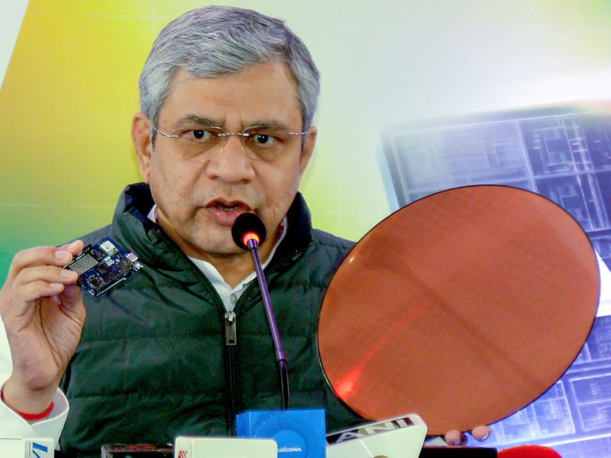 रेल मंत्री अश्विनी वैष्णव ने बेंगलुरु–मुंबई प्रीमियम ट्रेन सेवा की जल्द शुरुआत का ऐलान किया; कर्नाटक को रेलवे बजट में रिकॉर्ड 7,748 करोड़ रुपए का निवेश