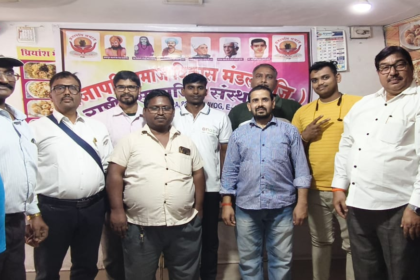 राष्ट्रीय मुख्य महासचिव गजेंद्र प्रजापति, रायगढ़ जिला महासचिव इंदर प्रजापति, न्यू पनवेल शहर अध्यक्ष गोवर्धन प्रजापति, सुबोध प्रजापति, इंद्र कुमार प्रजापति, पिंटू प्रजापति, संजय प्रजापति, सियाराम प्रजापति, राकेश कुमार प्रजापति, रोहित प्रजापति सहित अनेक पदाधिकारी और सदस्य उपस्थित रहे।