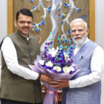 महाराष्ट्र के मुख्यमंत्री देवेंद्र फडणवीस के देर रात अचानक दिल्ली पहुंचने से राज्य की राजनीति में अटकलें तेज हो गई