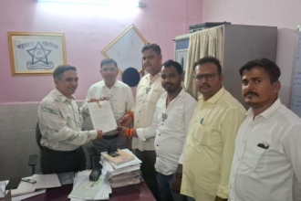 वसई-विरार शहर महानगरपालिका के प्रभाग क्रमांक 10 क्षेत्र में फेरीवालों से प्रति व्यक्ति 90 रुपये की कथित जबरन वसूली पर दर्ज हुआ मामला