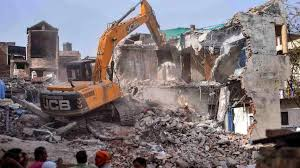 शाहजहांपुर में 74 वर्षों से वन विभाग की 300 बीघा जमीन पर किए गए अवैध कब्जे को प्रशासन ने हटाया, विरोध के बीच फसल जोतकर भूमि कराई गई कब्जामुक्त।