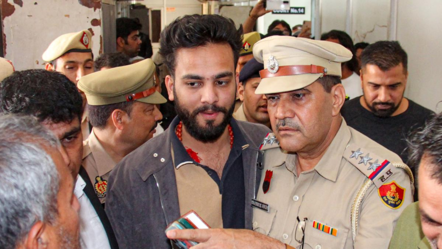 Supreme Court of India ने कहा कि मशहूर लोगों को सांप जैसे वन्यजीवों का मनोरंजन के लिए उपयोग करने की छूट नहीं दी जा सकती; इससे समाज में गलत संदेश जाएगा।