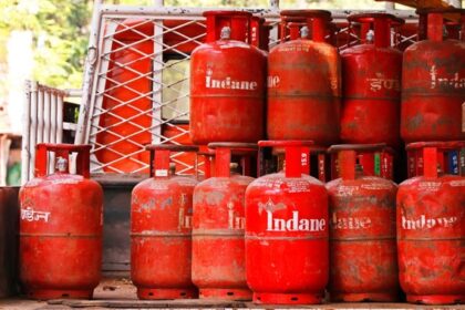 ईरान-अमेरिका-इजराइल तनाव के बीच भारत में कमर्शियल LPG सिलेंडर की सप्लाई प्रभावित। मुंबई, चेन्नई और बंगलूरू में होटल-रेस्टोरेंट उद्योग को गैस की कमी से परेशानी, FHRAI और NRAI ने सरकार से हस्तक्षेप की मांग की।