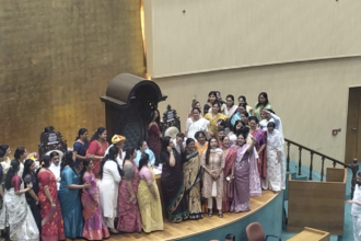 नवी मुंबई महानगरपालिका की महासभा में परिवहन समिति सदस्य चुनाव को लेकर हंगामा; शिवसेना नगरसेवकों के विरोध के बीच सभा की कार्यवाही आधे घंटे के लिए स्थगित।