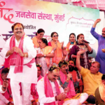 कांदिवली के ठाकुर कॉम्प्लेक्स में आयोजित होली स्नेह सम्मेलन में अवधी गीत-संगीत, फूलों की होली और पारंपरिक रंगों ने बांधा समां।