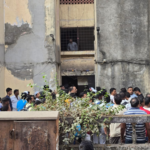 नवी मुंबई के कोपरखैरने विद्या भवन में क्लास के दौरान छत गिरने से मची अफरा-तफरी, 15 लोगों के फंसे होने की आशंका; राहत एवं बचाव कार्य जारी।