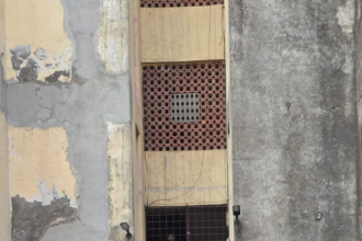 नवी मुंबई के कोपरखैरने विद्या भवन में क्लास के दौरान छत गिरने से मची अफरा-तफरी, 15 लोगों के फंसे होने की आशंका; राहत एवं बचाव कार्य जारी।