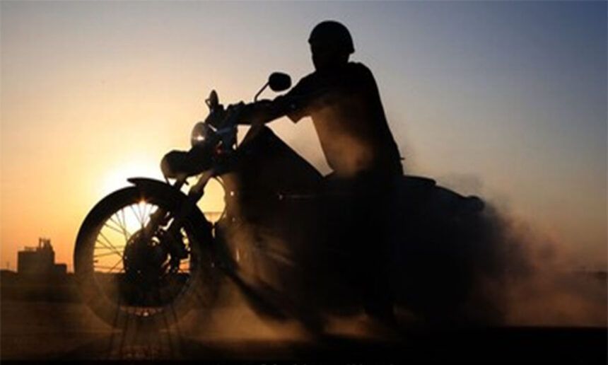 Thane Motorcyclist dies