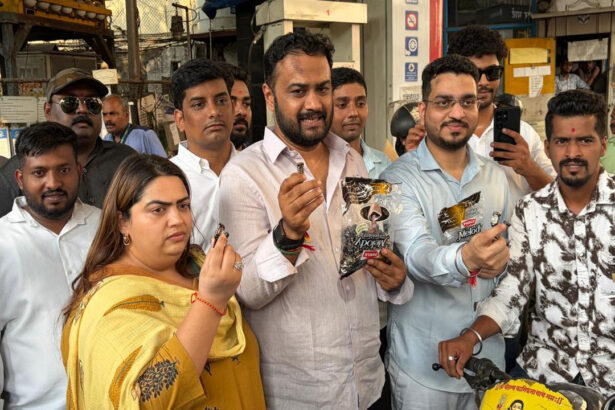 Youth Congress Distributes Melody