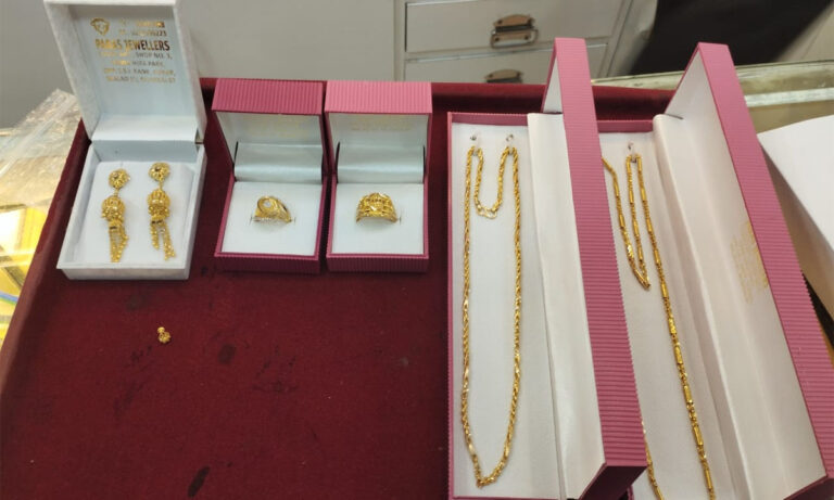 Bhadohi Theft