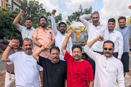 Garland-laying ceremony