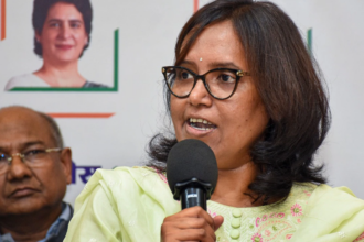 सवाल पूछना बदनामी नहीं, लोकतंत्र का अधिकार: वर्षा गायकवाड़