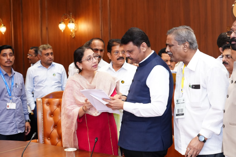 Sneha Dubey-Pandit Raises Vasai Flood Issue