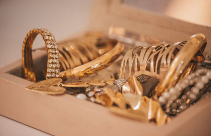 Man Held for ₹7 Lakh Fake Gold Fraud