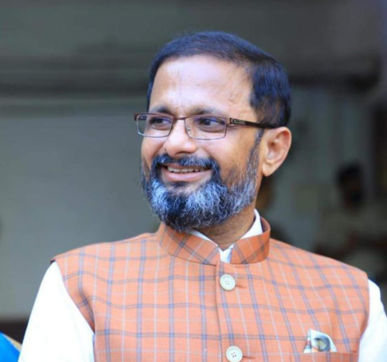 Naresh Mhaske attacks Uddhav Thackeray in Thane press conference
