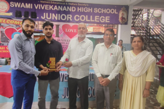 पहली ही कोशिश में NEET-UG 2026 में 596 अंक और AIR 11,470 हासिल करने वाले भिवंडी के छात्र शेख वामिक का विद्यालय में सम्मान किया गया