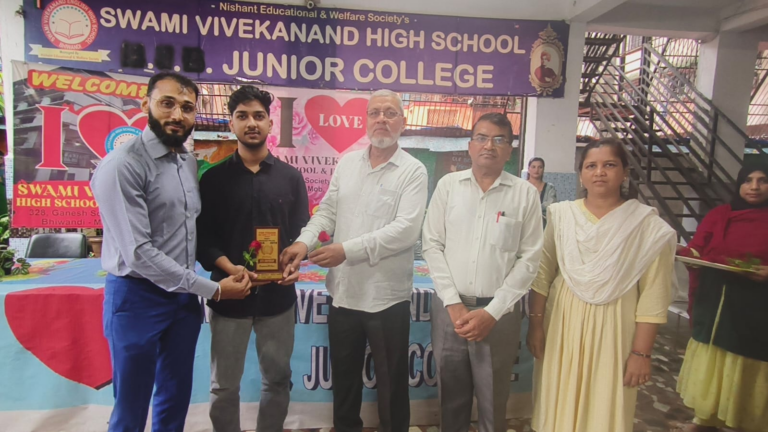 पहली ही कोशिश में NEET-UG 2026 में 596 अंक और AIR 11,470 हासिल करने वाले भिवंडी के छात्र शेख वामिक का विद्यालय में सम्मान किया गया