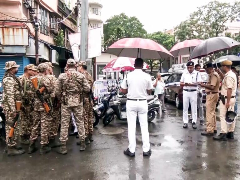 11 साल की बच्ची की हत्या से बारुईपुर में बवाल, भीड़ ने संदिग्ध युवक को पीट-पीटकर मार डाला